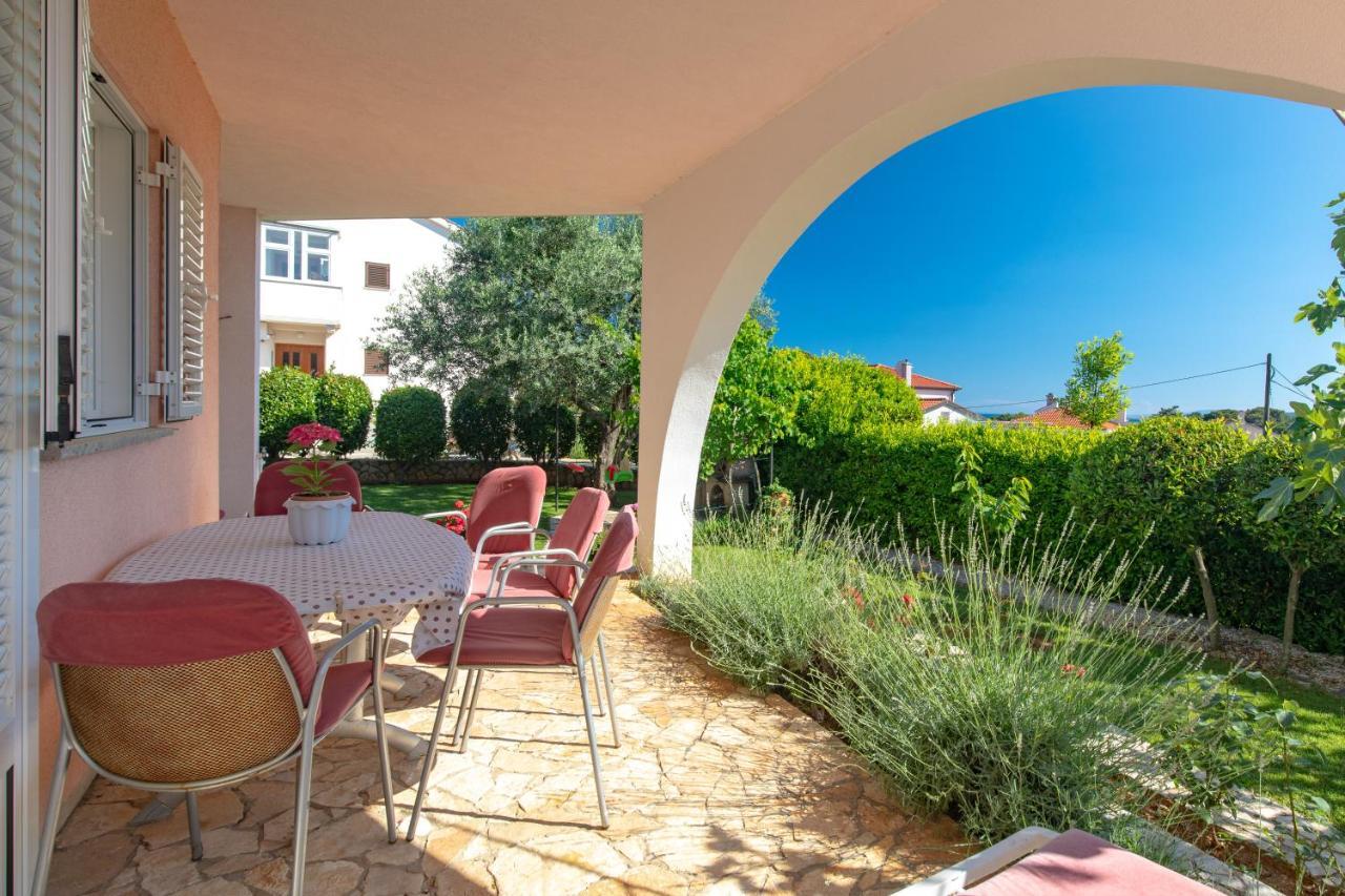 Apartment Lavanda With Beautiful Garden Krk Town Kültér fotó