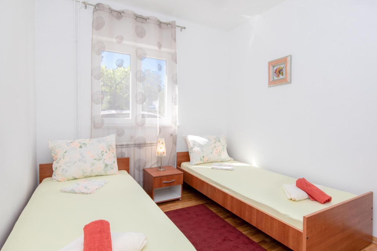 Apartment Lavanda With Beautiful Garden Krk Town Kültér fotó